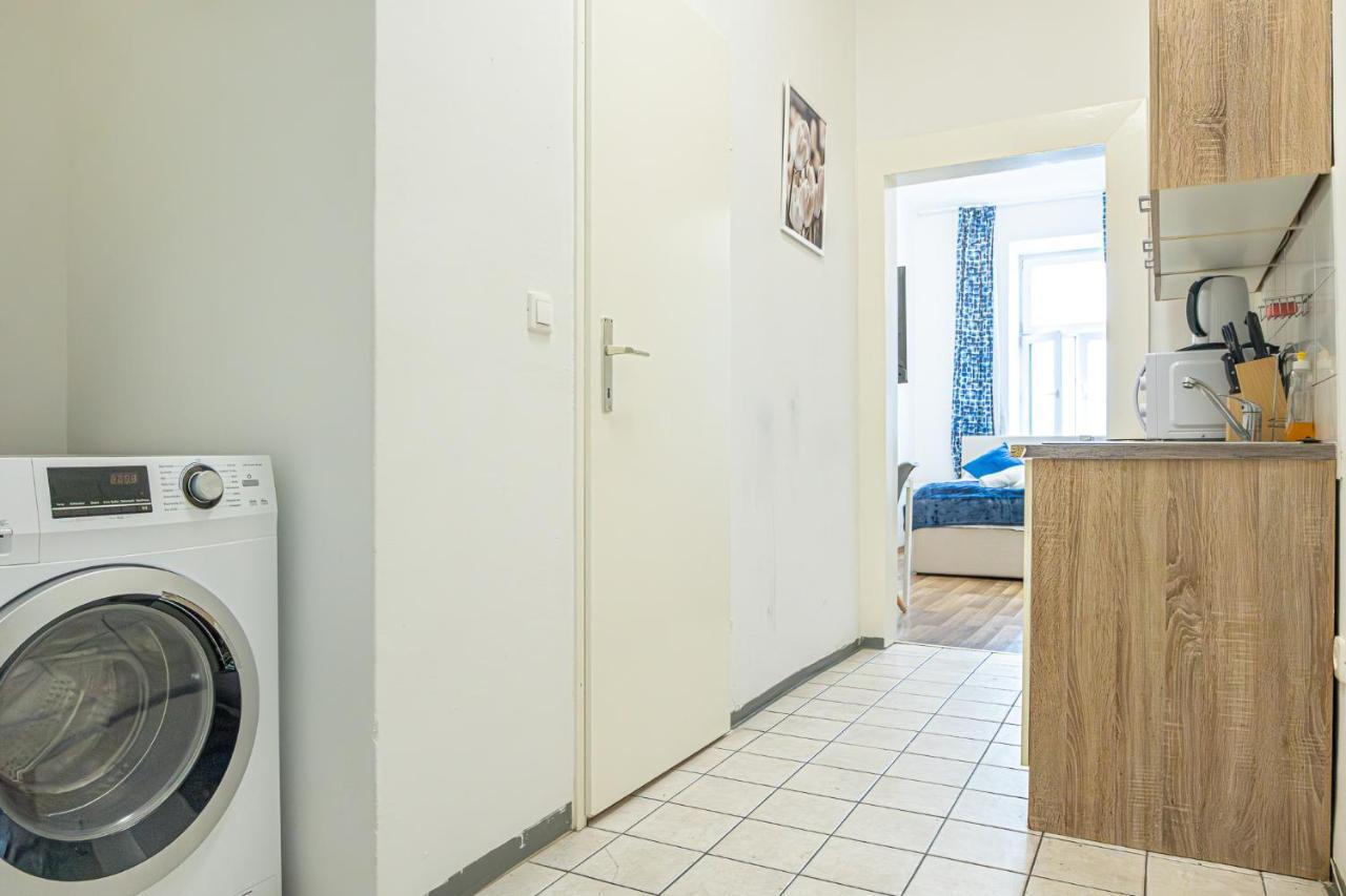 Modern Comforts: Chic Studio Apt Centrally Located 维也纳 外观 照片